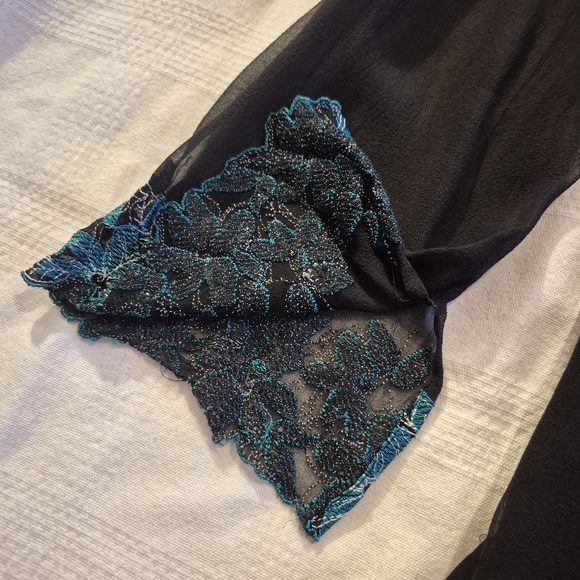 Silkland 2X 100% Silk Black & teal flutter sleeve  embroidered lined blouse EUC - Picture 2 of 8